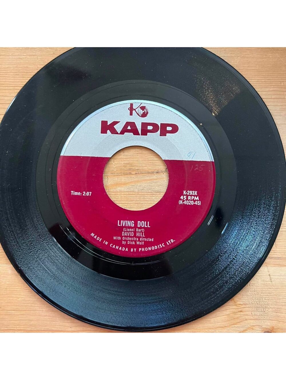 David Hill - Living Doll/Keep the Miracle Going 45rpm VG+ R08